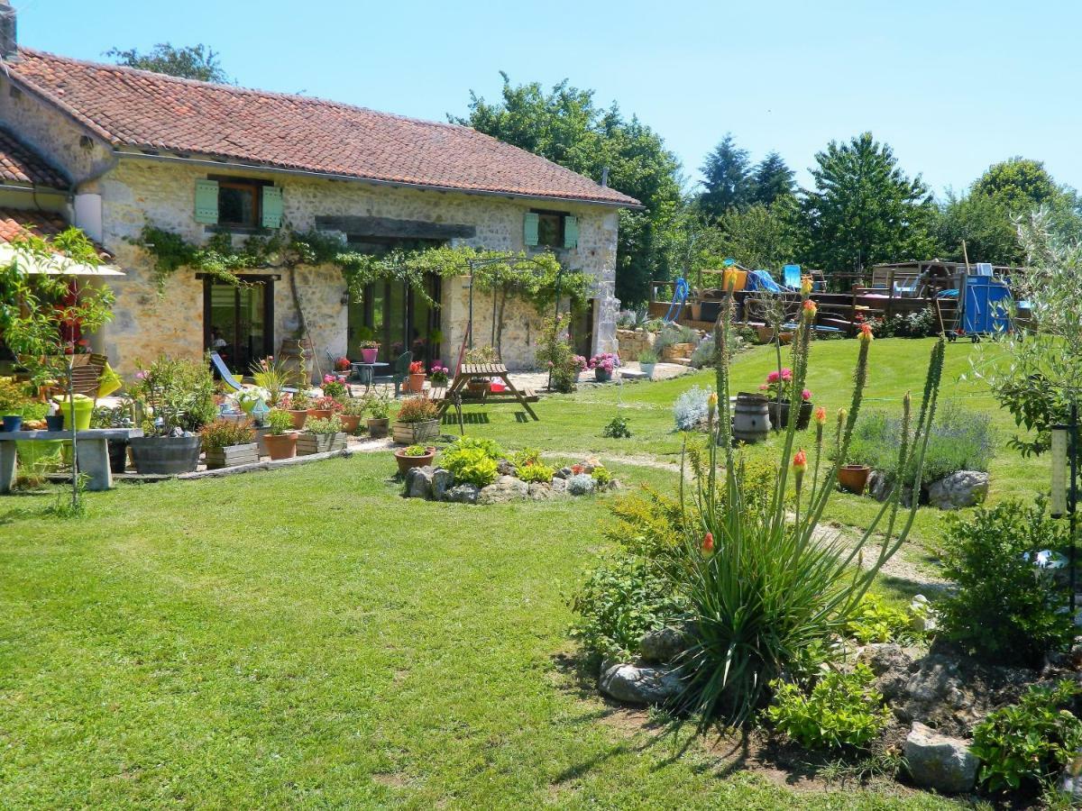 Chez Daisy Villa Montbron Exterior photo