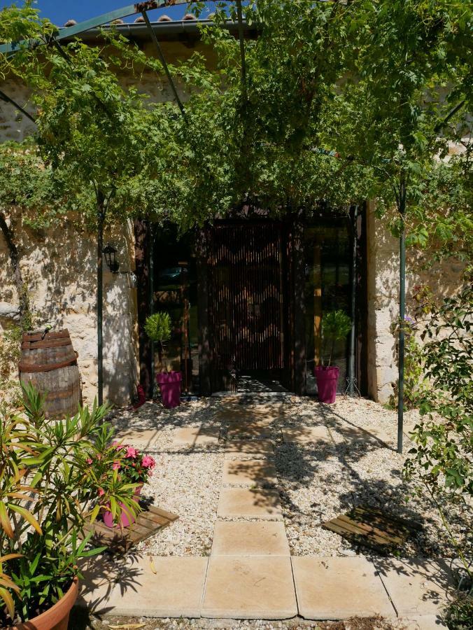 Chez Daisy Villa Montbron Exterior photo